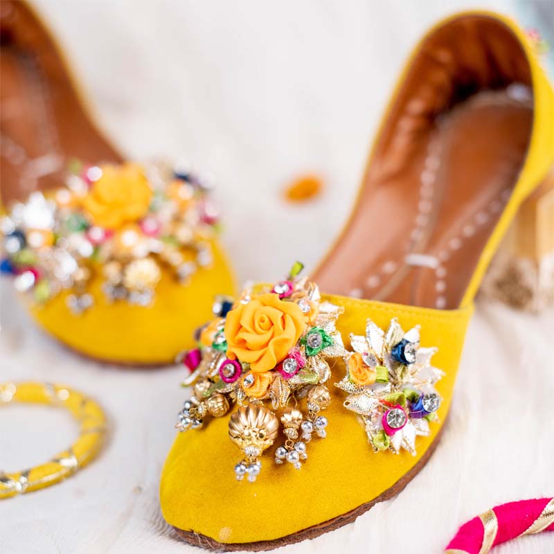 Stylish Khussa Design Yellow Fancy Khussa - Main Image