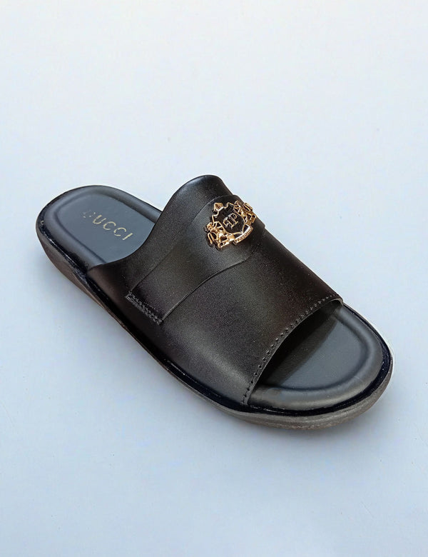 Black slipper for men