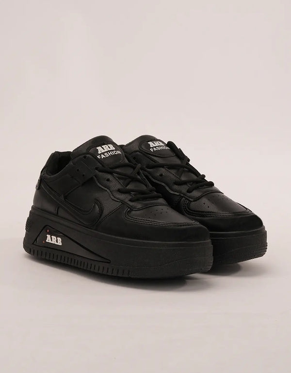 Noir Essence Platform Sneakers