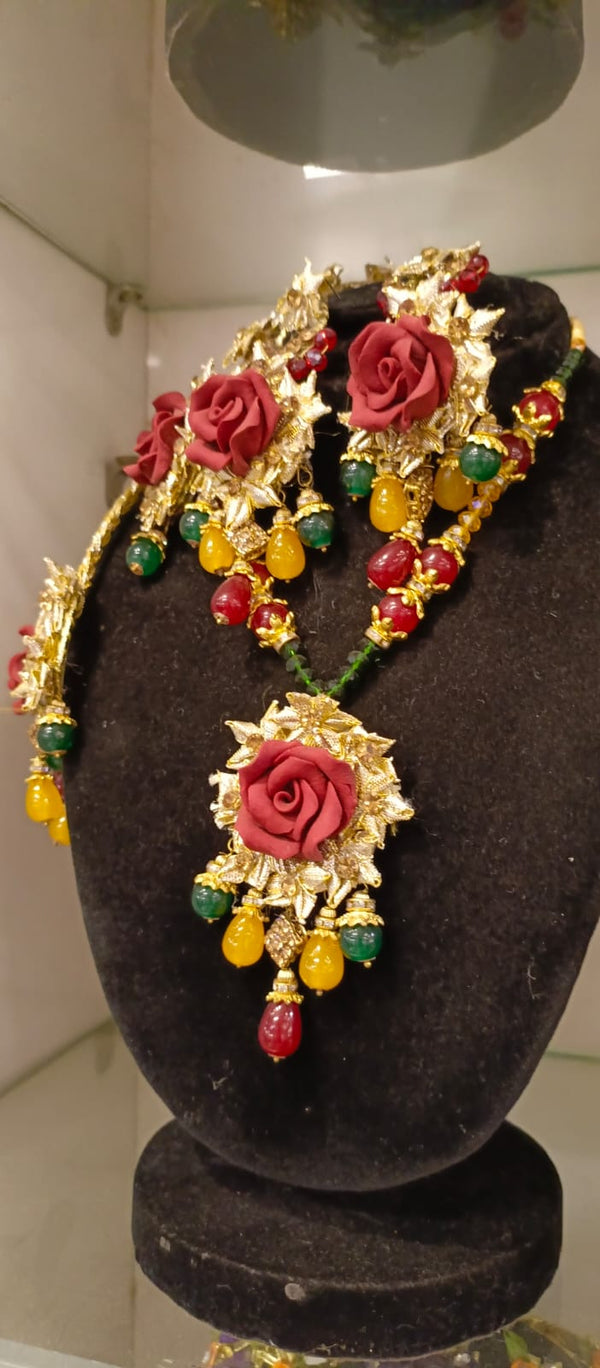 Red Mehndi Jewellery  Set