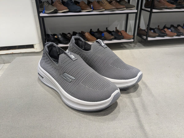 GREY SCETHCHERS GO WALK