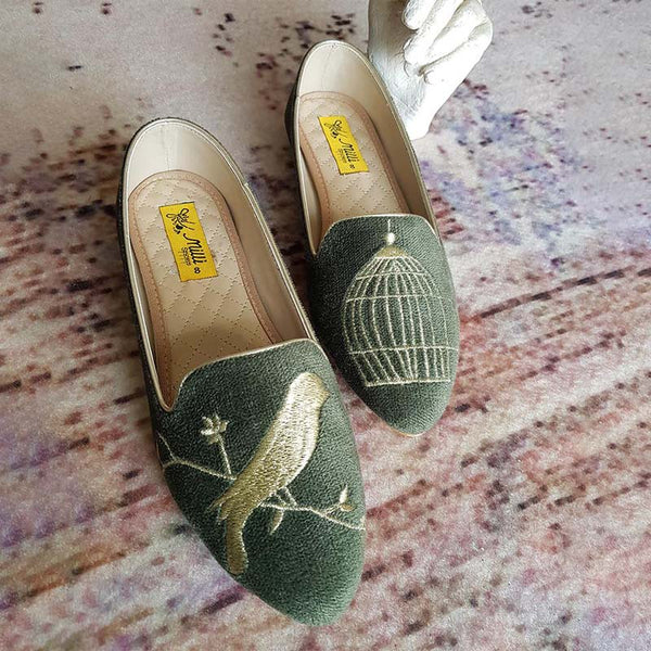 Women Embroidered Pumps